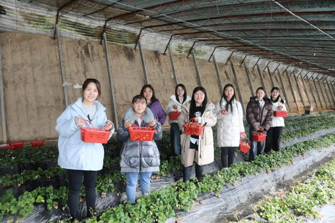 共同绽放华电巾帼风采不朽情缘网站“她”力量